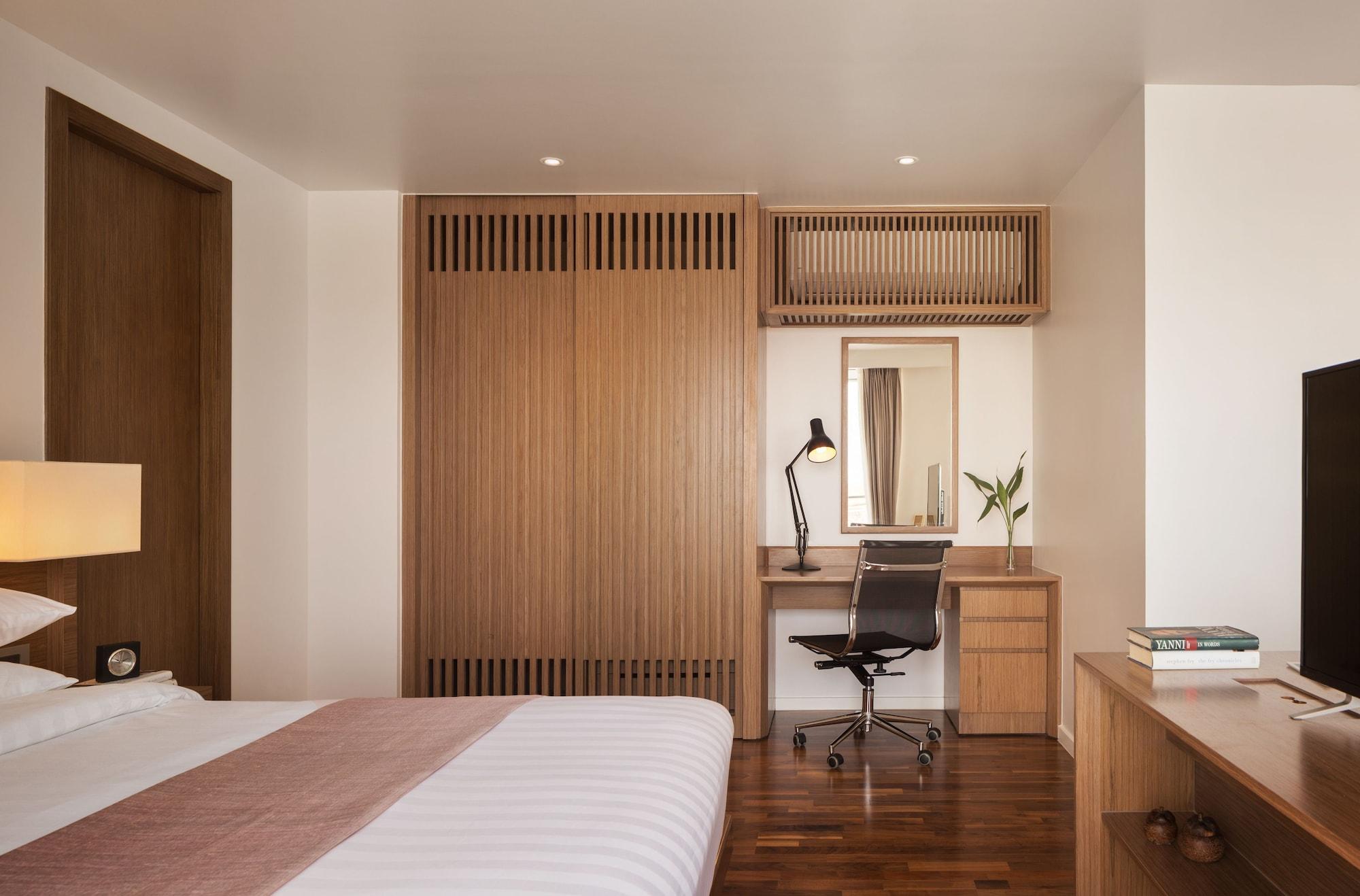 Emion Hotel